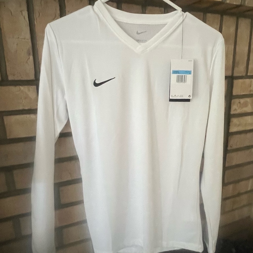 While v neck Nike long sleeve T shirt lightweight NWT